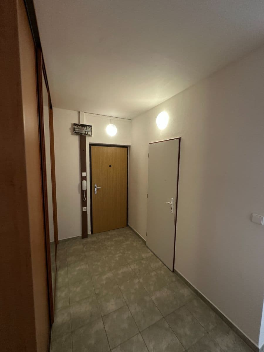 Prenájom bytu 2-izbový 60 m², Čimelická, Praha, Praha Prenájom bytu 2-izbový 60 m², Čimelická, Praha, Praha