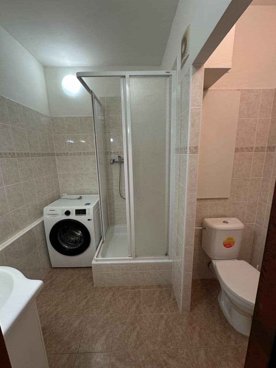 Prenájom bytu 2-izbový 60 m², Čimelická, Praha, Praha Prenájom bytu 2-izbový 60 m², Čimelická, Praha, Praha