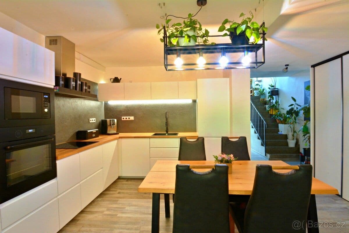 Predaj domu 255 m², pozemek 160 m², Brněnská, Opatovice, Jihomoravský kraj Predaj domu 255 m², pozemek 160 m², Brněnská, Opatovice, Jihomoravský kraj