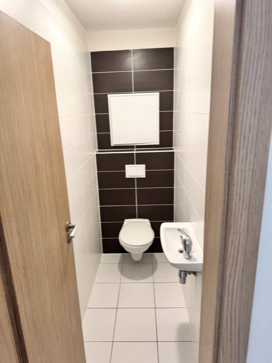 Prenájom bytu 2-izbový 62 m², Dřevnická, Zlín, Zlínský kraj Prenájom bytu 2-izbový 62 m², Dřevnická, Zlín, Zlínský kraj