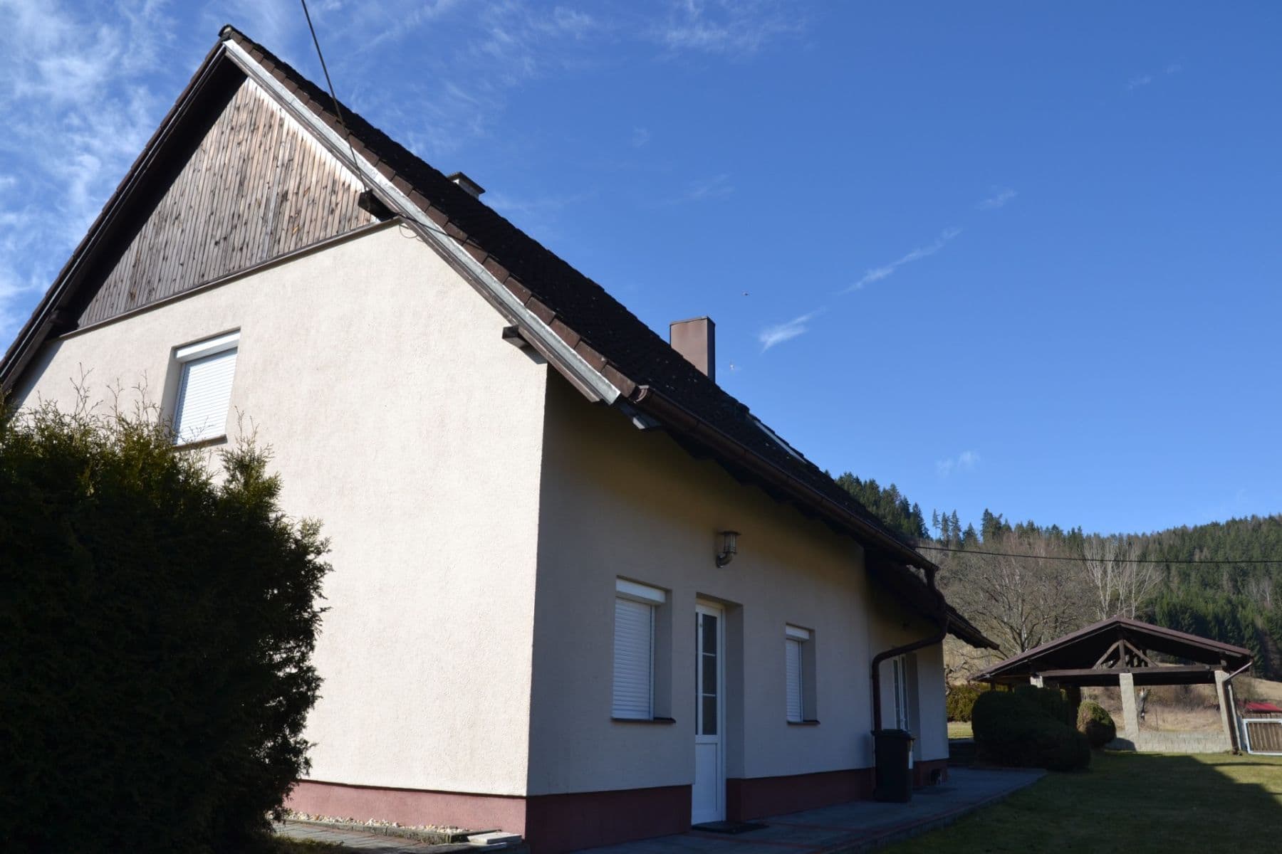 Predaj domu 246 m², pozemek 1.000 m², Teplička, Karlovarský kraj Predaj domu 246 m², pozemek 1.000 m², Teplička, Karlovarský kraj