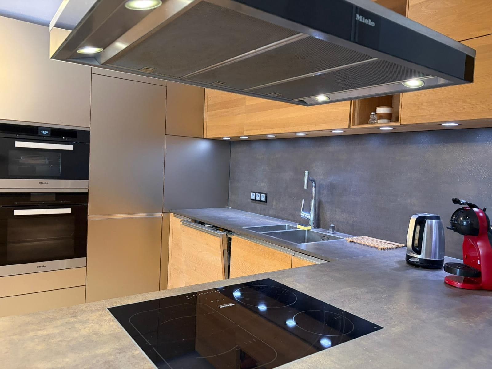 Predaj domu 246 m², pozemek 1.000 m², Teplička, Karlovarský kraj Predaj domu 246 m², pozemek 1.000 m², Teplička, Karlovarský kraj