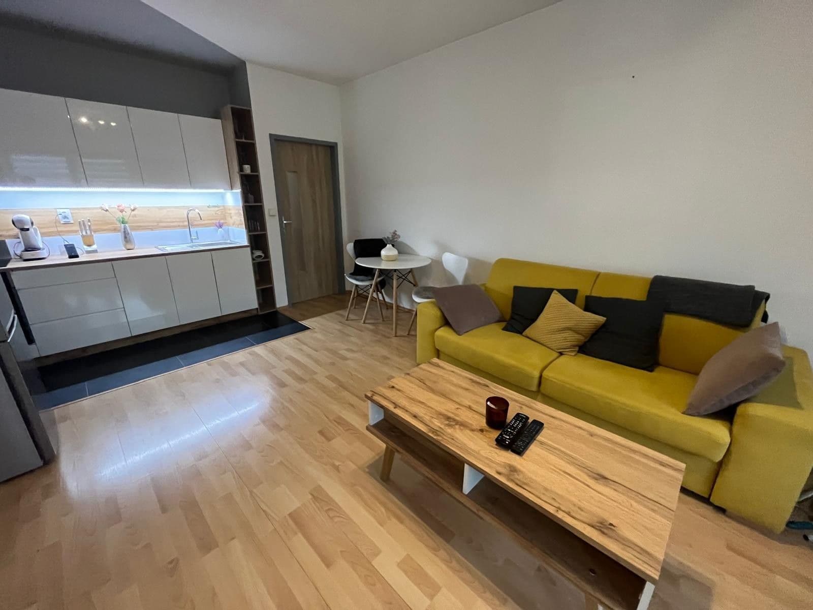 Prenájom bytu 1-izbový 38 m², Jeronýmova, Liberec, Liberecký kraj Prenájom bytu 1-izbový 38 m², Jeronýmova, Liberec, Liberecký kraj