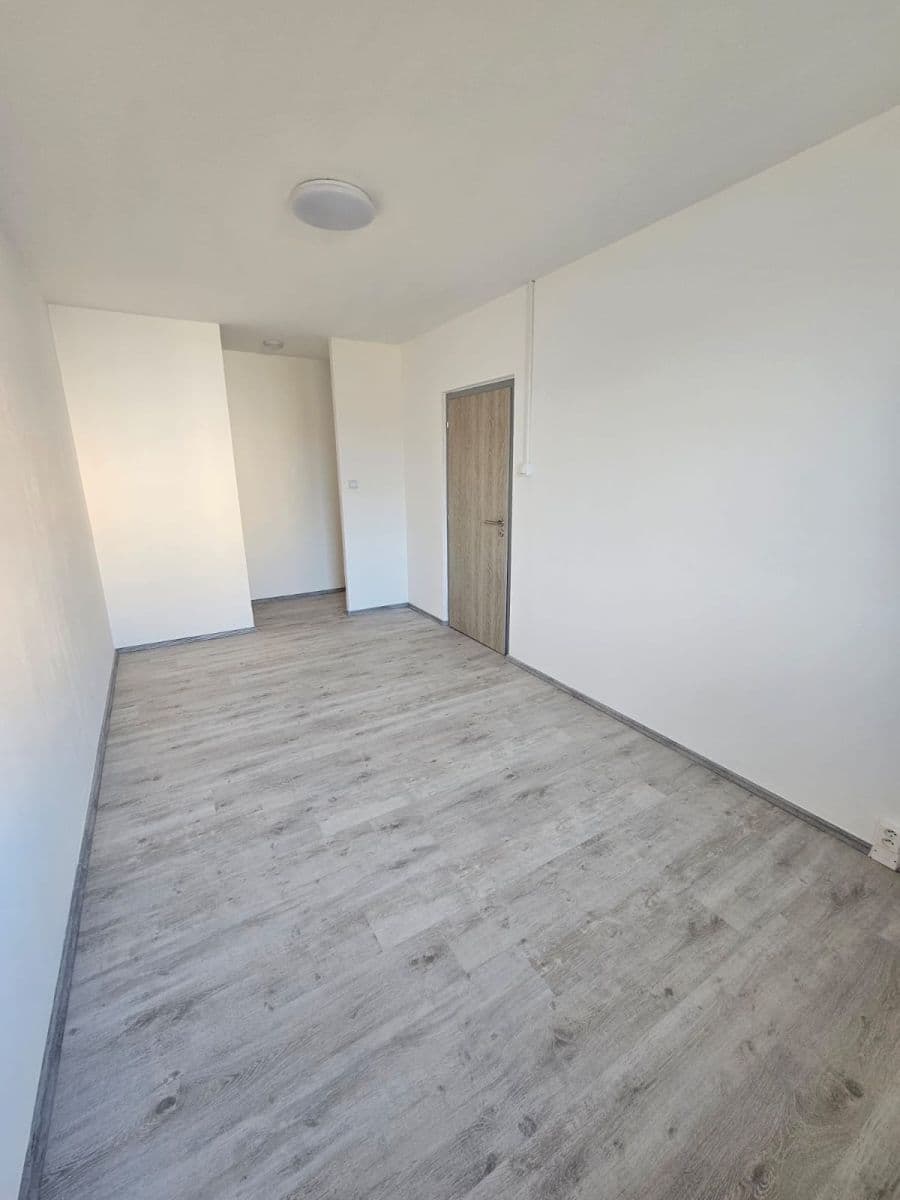 Prenájom bytu 3-izbový 72 m², Lublinská, Praha, Praha Prenájom bytu 3-izbový 72 m², Lublinská, Praha, Praha