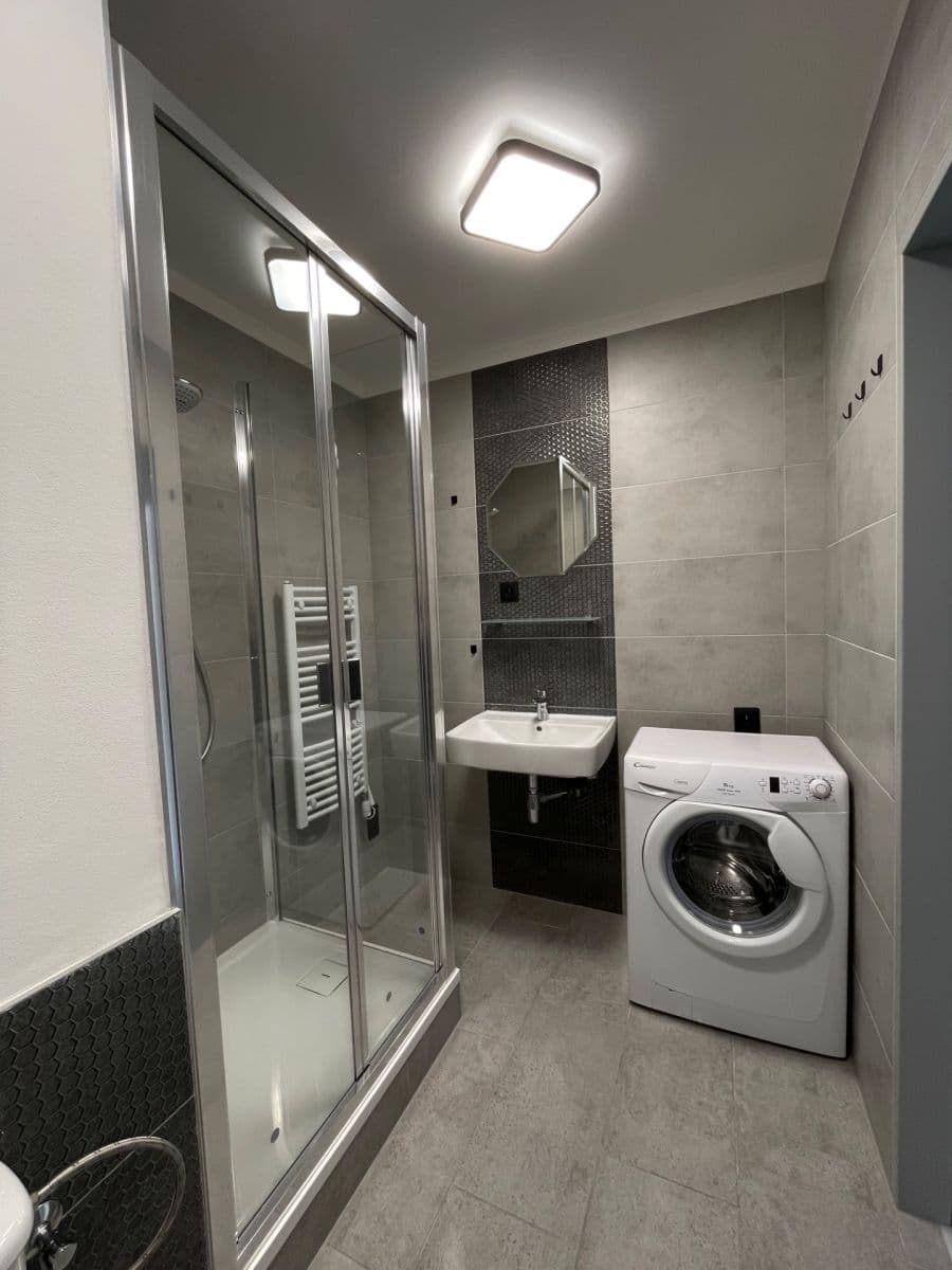 Prenájom bytu 3-izbový 72 m², Lublinská, Praha, Praha Prenájom bytu 3-izbový 72 m², Lublinská, Praha, Praha