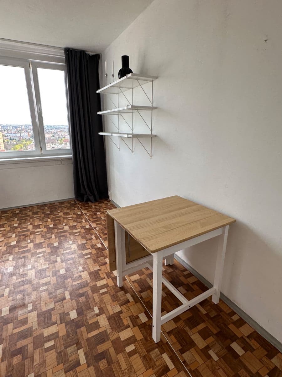 Prenájom bytu 1-izbový 25 m², Počernická, Praha, Praha Prenájom bytu 1-izbový 25 m², Počernická, Praha, Praha