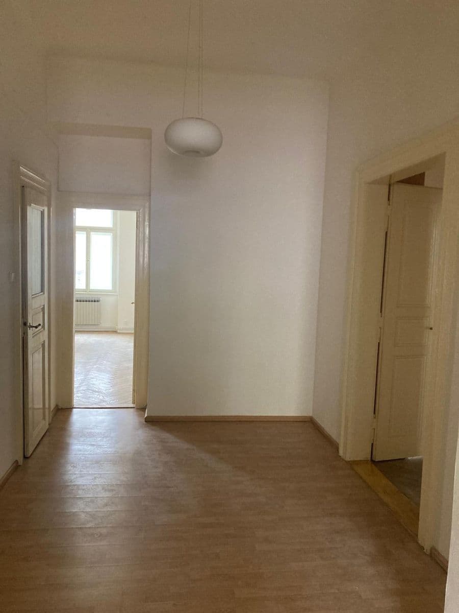 Prenájom bytu 3-izbový 107 m², Sázavská, Praha, Praha Prenájom bytu 3-izbový 107 m², Sázavská, Praha, Praha