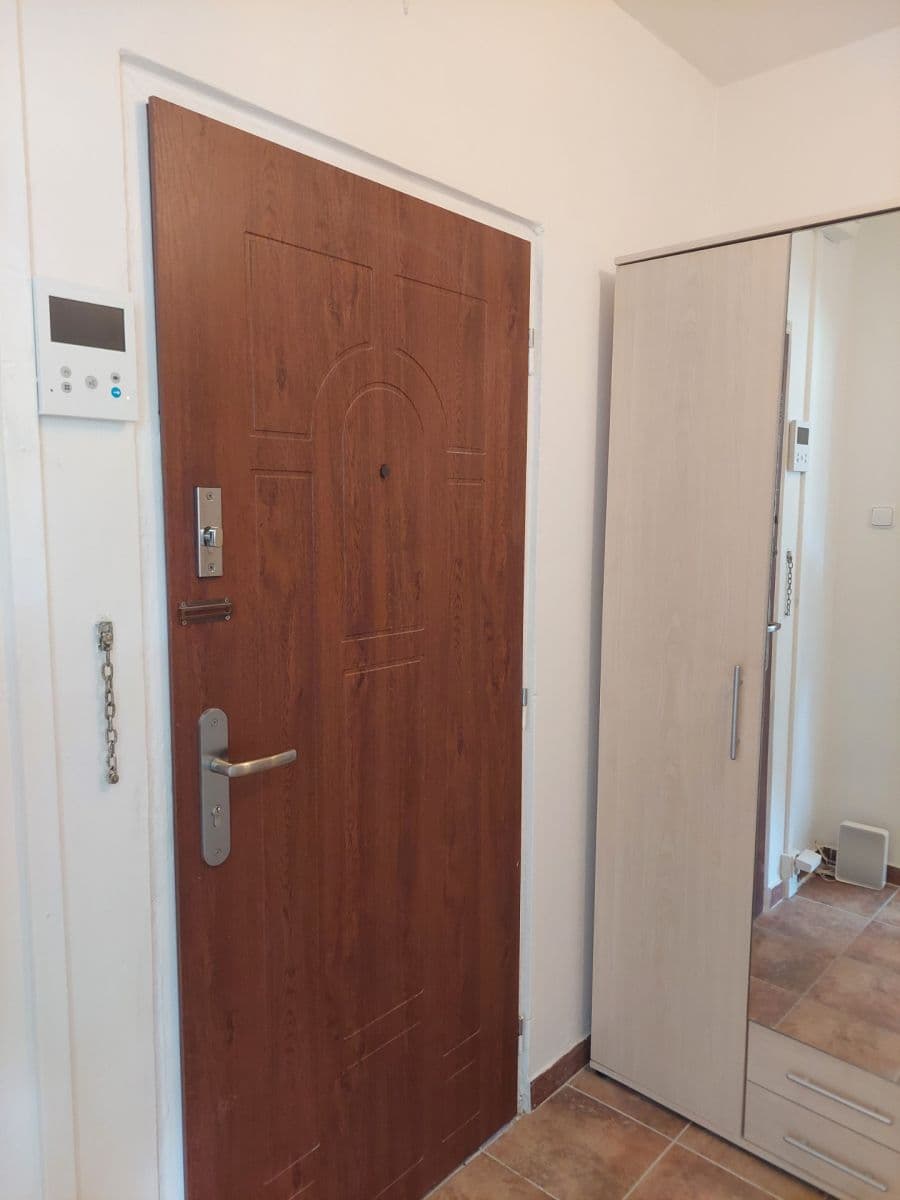 Prenájom bytu 1-izbový 26 m², Varnsdorfská, Praha, Praha Prenájom bytu 1-izbový 26 m², Varnsdorfská, Praha, Praha