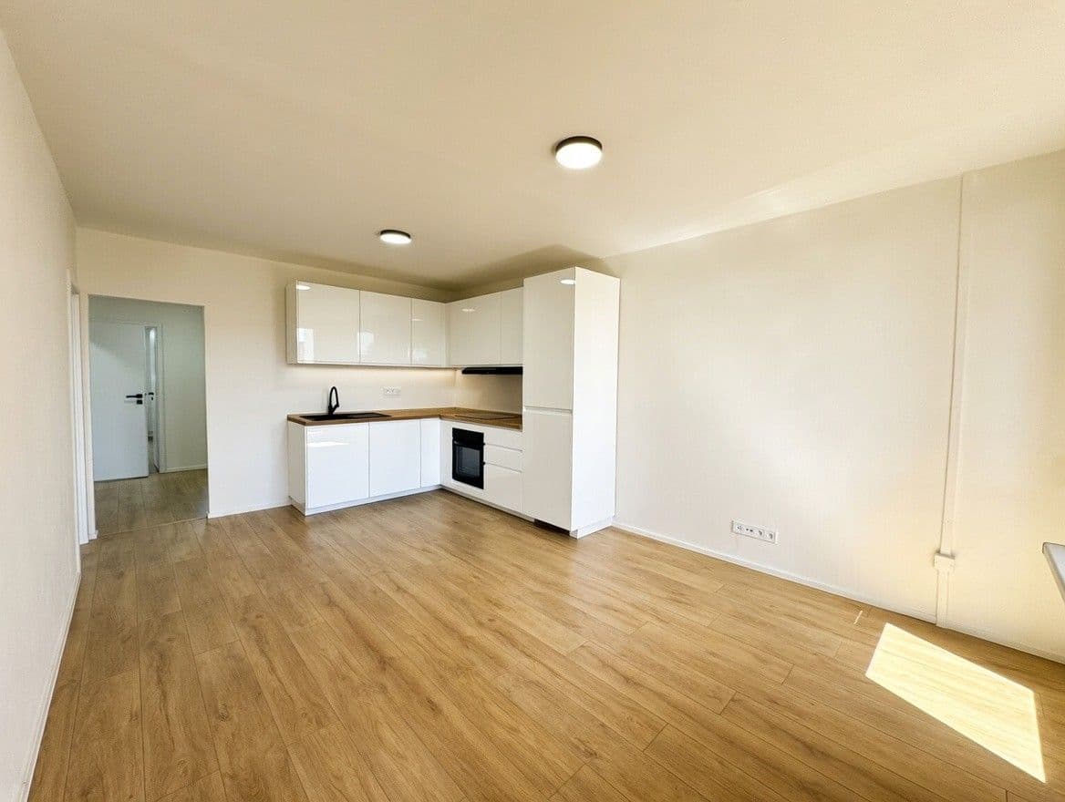 Predaj bytu 4-izbový 81 m², Výletní, Praha, Praha Predaj bytu 4-izbový 81 m², Výletní, Praha, Praha