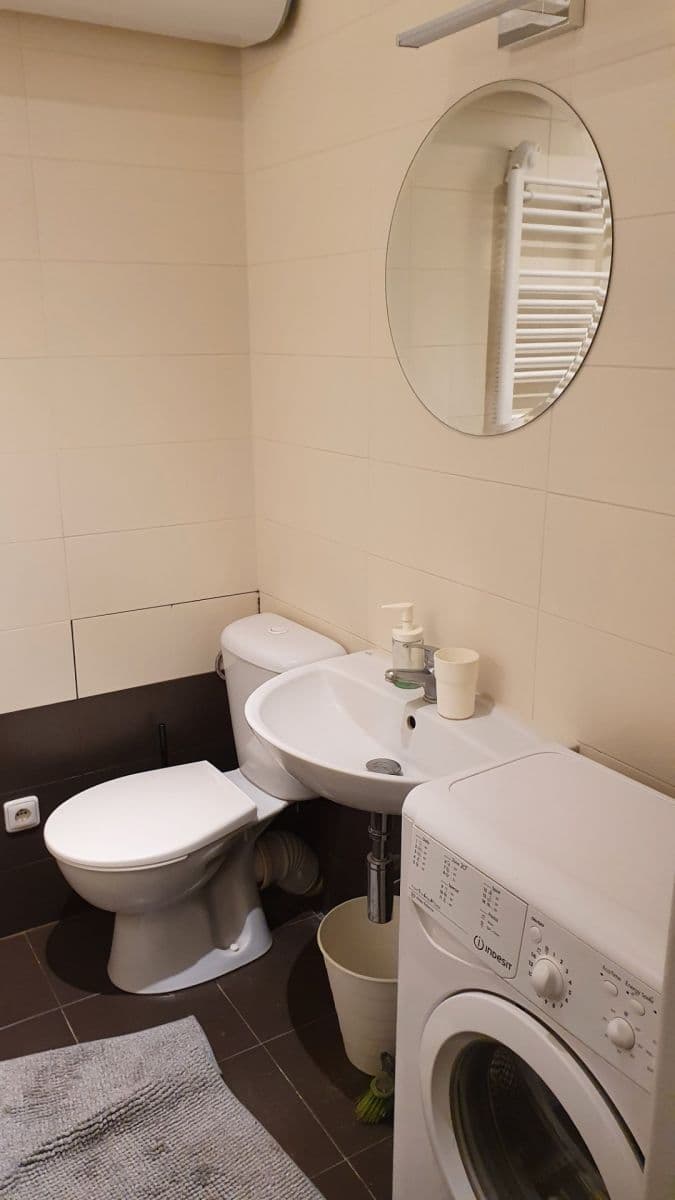 Prenájom bytu 1-izbový 37 m², Roháčova, Praha, Praha Prenájom bytu 1-izbový 37 m², Roháčova, Praha, Praha