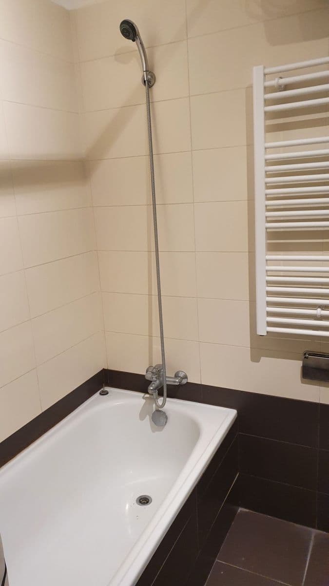 Prenájom bytu 1-izbový 37 m², Roháčova, Praha, Praha Prenájom bytu 1-izbový 37 m², Roháčova, Praha, Praha