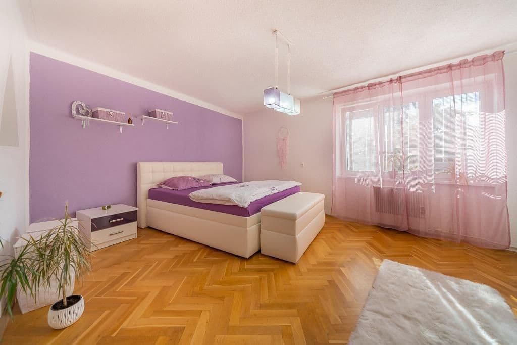 Prenájom bytu 2-izbový 61 m², Na Hradčanech, Cheb, Karlovarský kraj Prenájom bytu 2-izbový 61 m², Na Hradčanech, Cheb, Karlovarský kraj