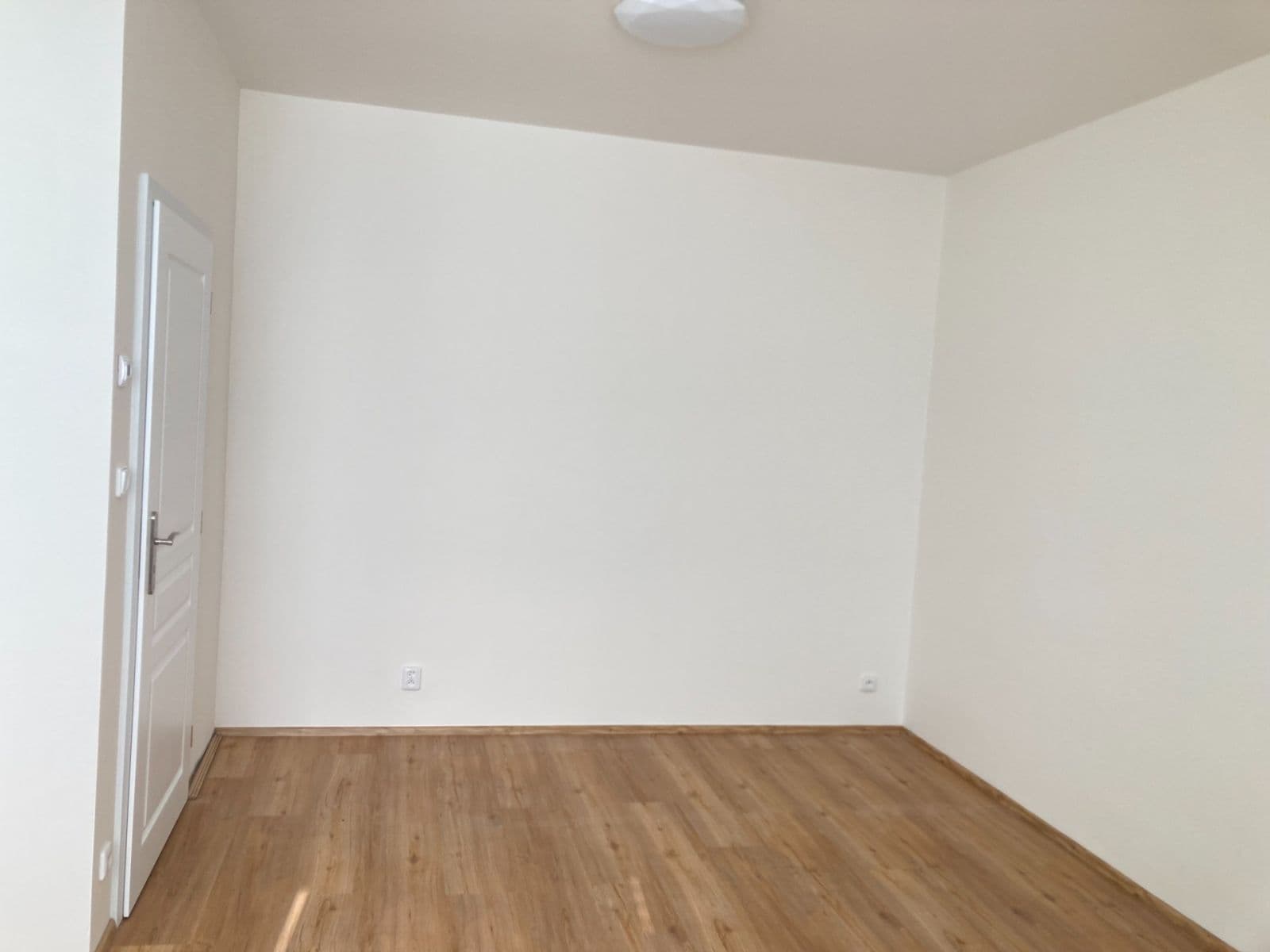 Prenájom bytu 1-izbový 20 m², Pod Sychrovem Ⅰ, Praha, Praha Prenájom bytu 1-izbový 20 m², Pod Sychrovem Ⅰ, Praha, Praha