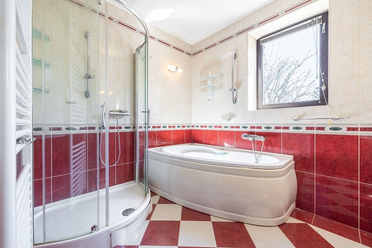 Predaj domu 330 m², pozemek 968 m², Lovčická, Praha, Praha Predaj domu 330 m², pozemek 968 m², Lovčická, Praha, Praha