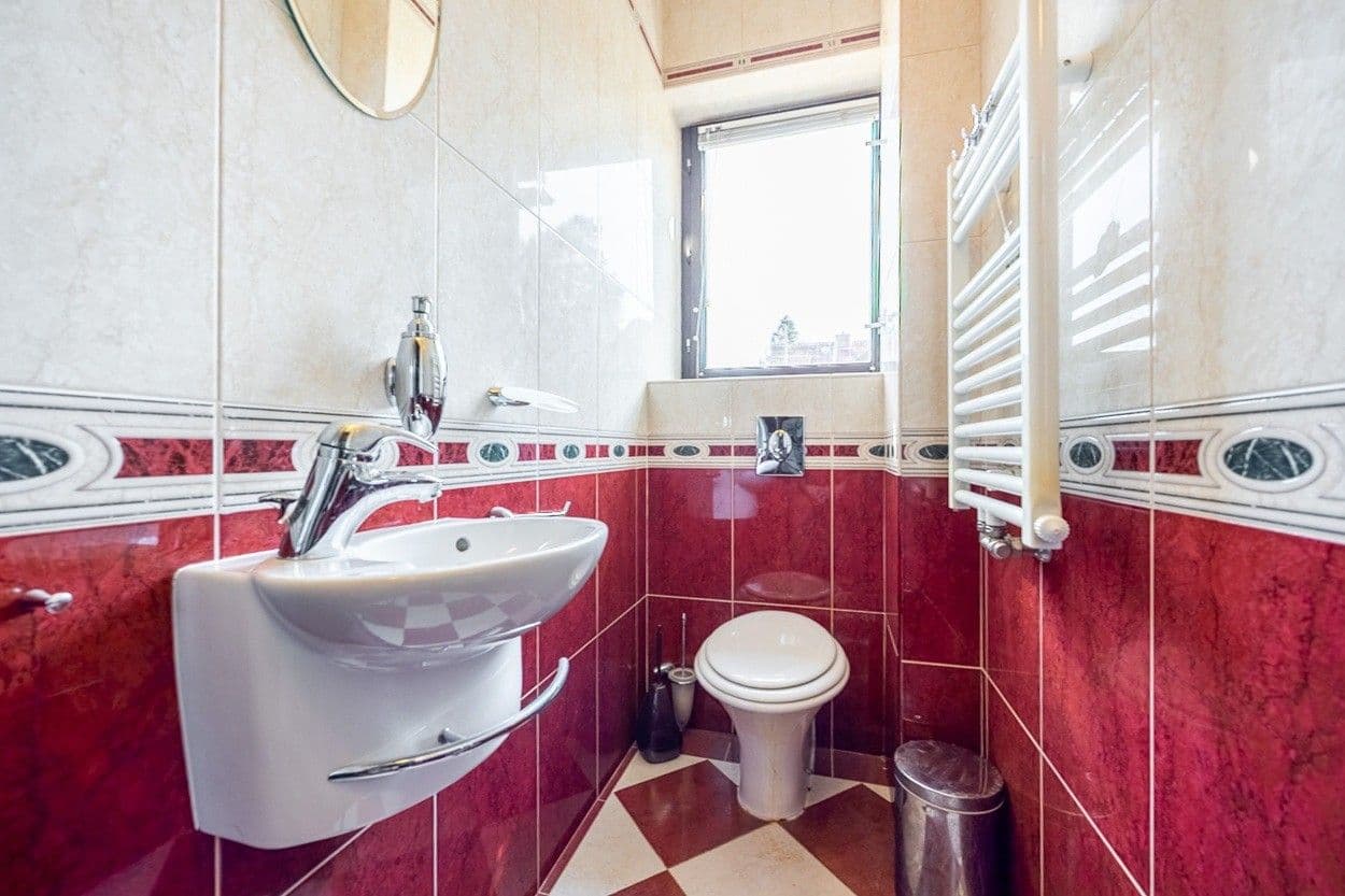 Predaj domu 330 m², pozemek 968 m², Lovčická, Praha, Praha Predaj domu 330 m², pozemek 968 m², Lovčická, Praha, Praha