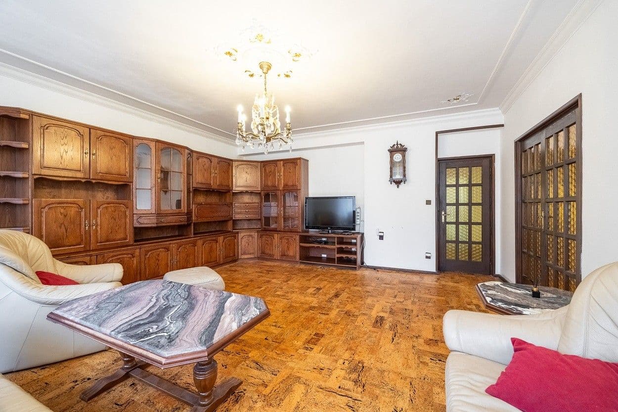 Predaj domu 330 m², pozemek 968 m², Lovčická, Praha, Praha Predaj domu 330 m², pozemek 968 m², Lovčická, Praha, Praha