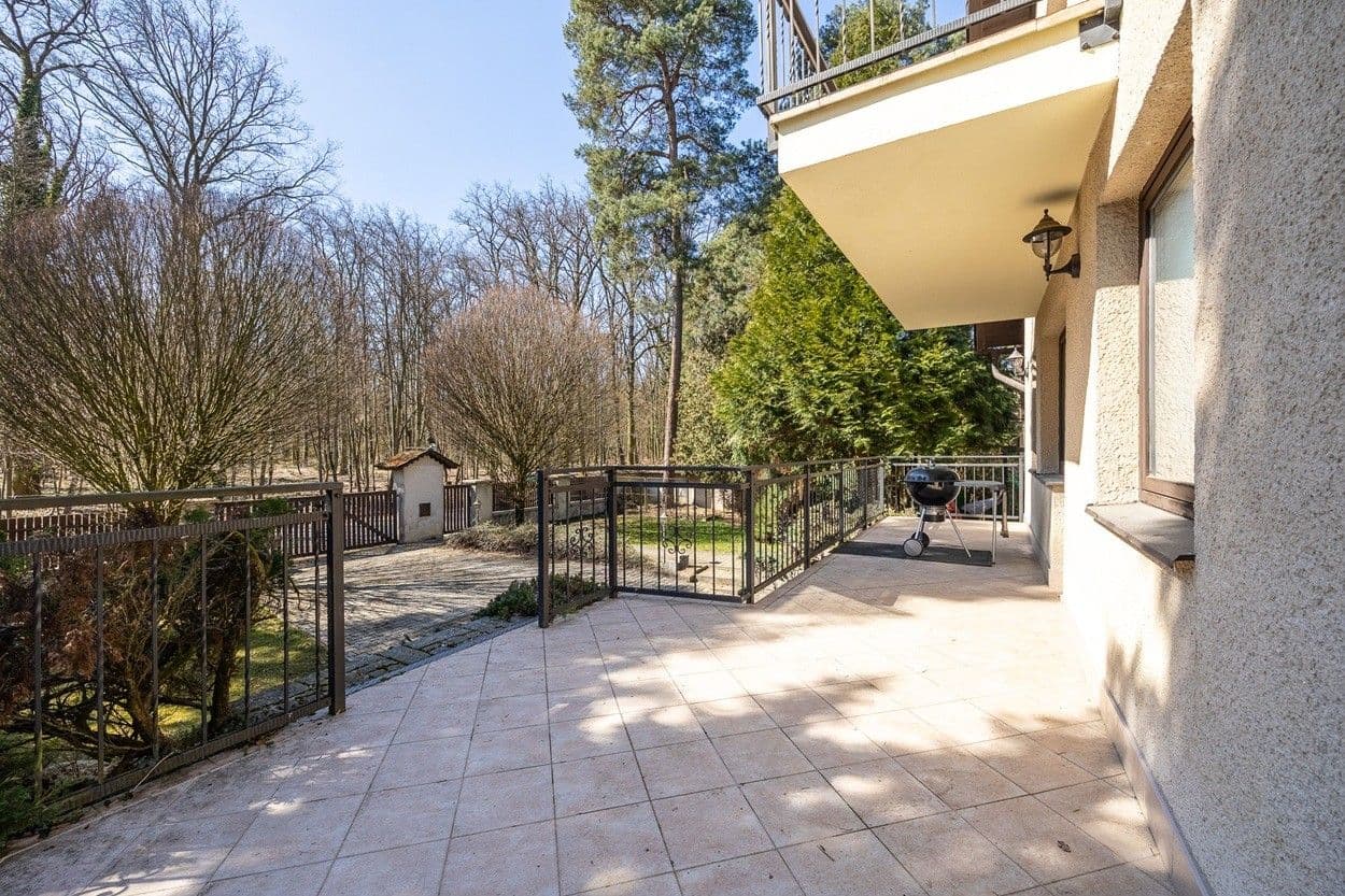 Predaj domu 330 m², pozemek 968 m², Lovčická, Praha, Praha Predaj domu 330 m², pozemek 968 m², Lovčická, Praha, Praha