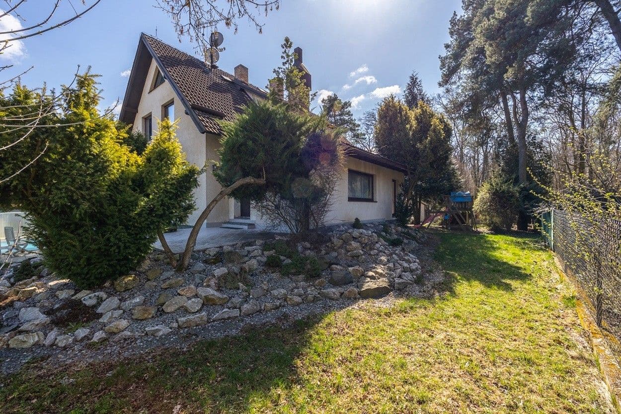 Predaj domu 330 m², pozemek 968 m², Lovčická, Praha, Praha Predaj domu 330 m², pozemek 968 m², Lovčická, Praha, Praha