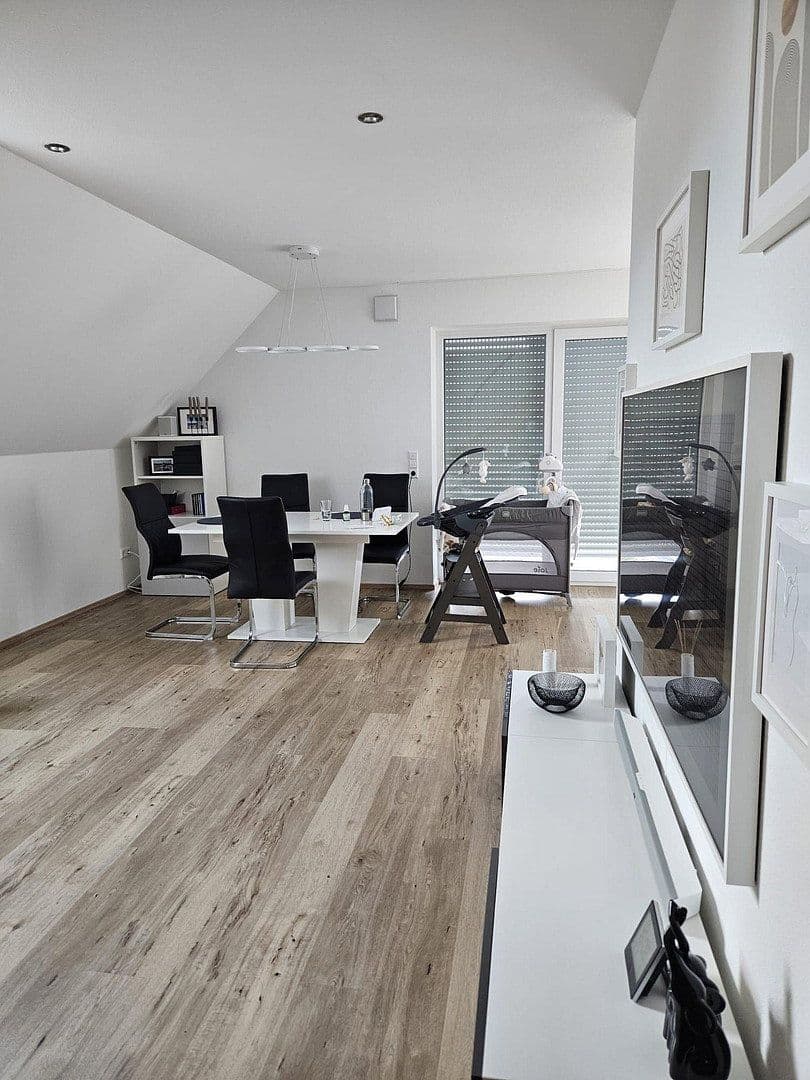 Prenájom bytu 5-izbový 106 m², Allmendingen, Bádensko-Wurttembersko Prenájom bytu 5-izbový 106 m², Allmendingen, Bádensko-Wurttembersko