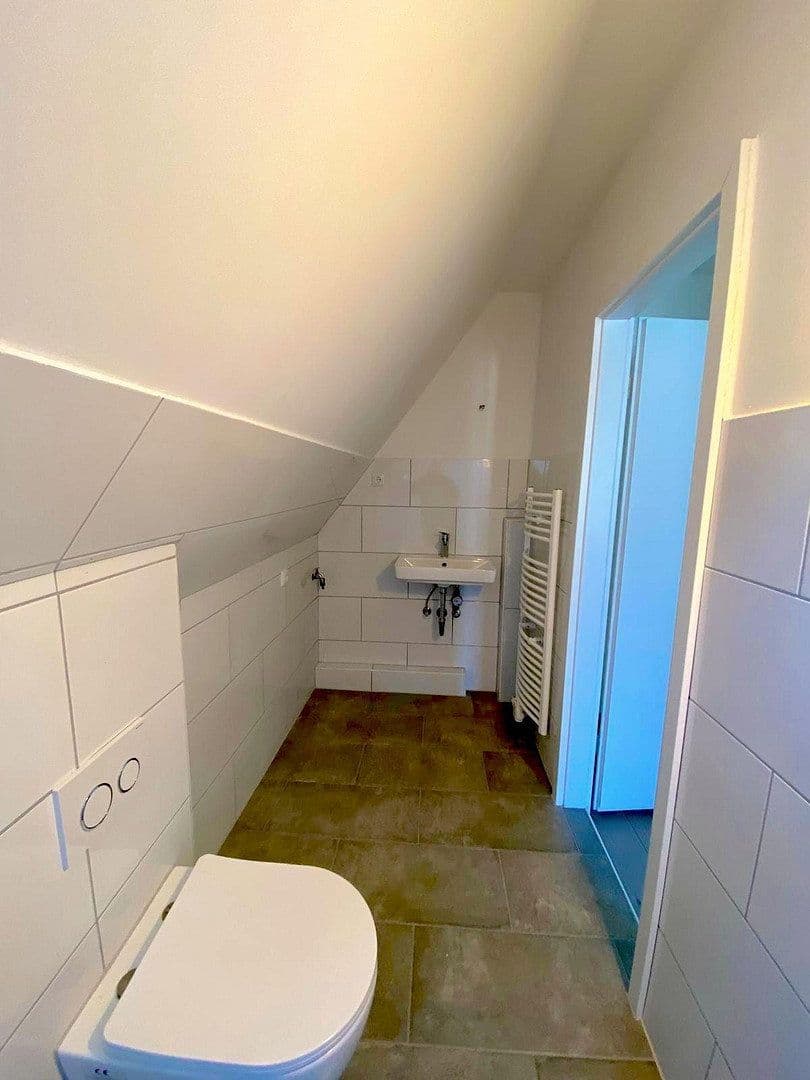 Prenájom bytu 3-izbový 90 m², Stade, Dolné Sasko Prenájom bytu 3-izbový 90 m², Stade, Dolné Sasko