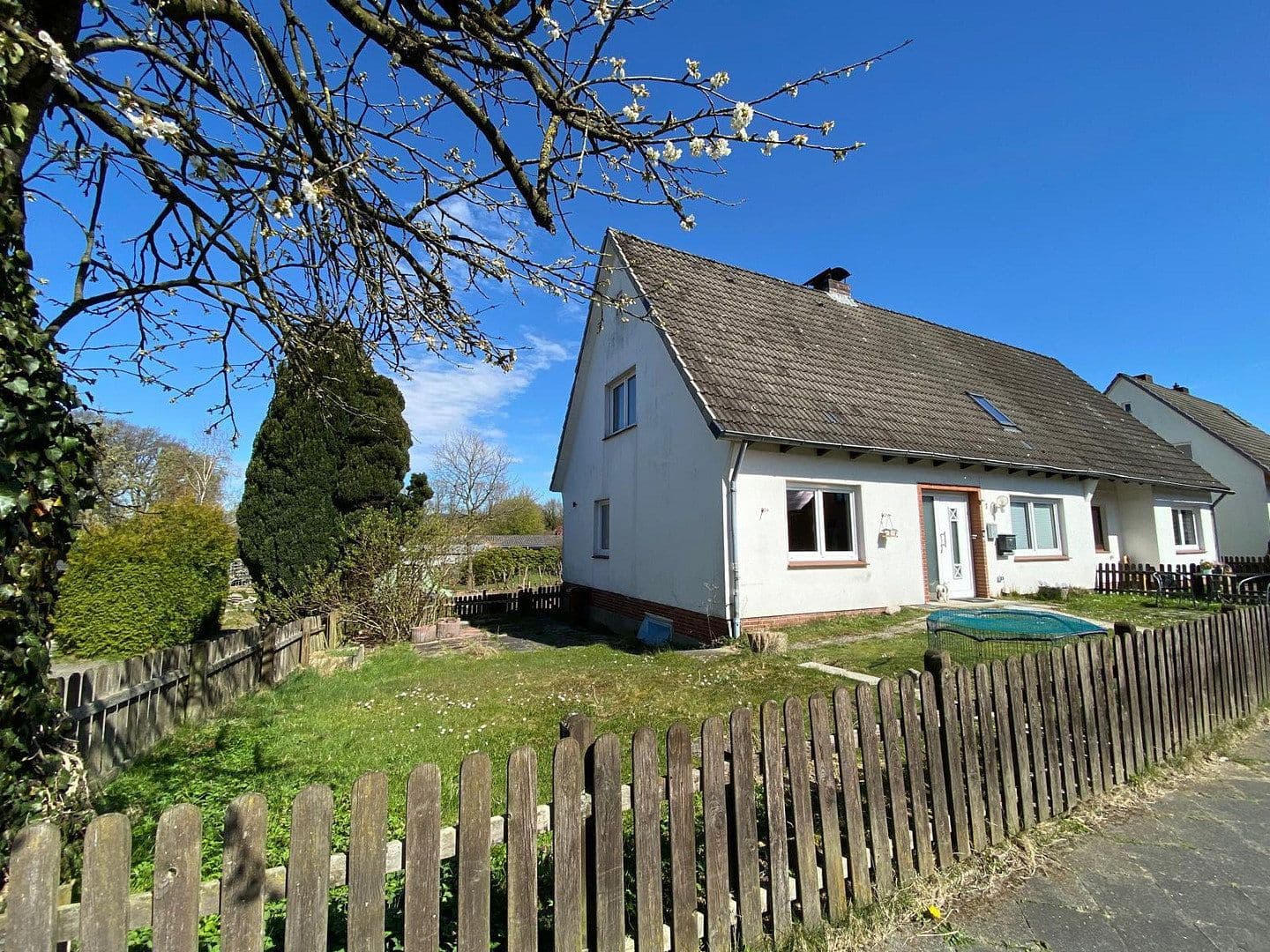 Prenájom bytu 3-izbový 90 m², Stade, Dolné Sasko Prenájom bytu 3-izbový 90 m², Stade, Dolné Sasko