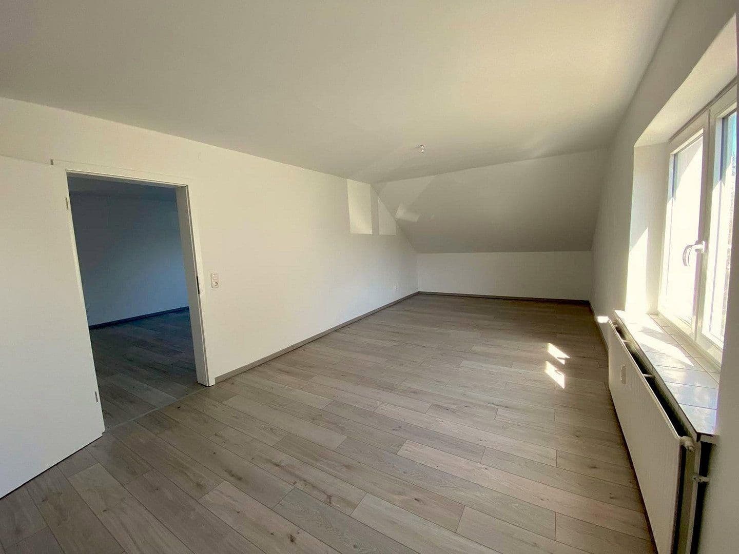 Prenájom bytu 3-izbový 90 m², Stade, Dolné Sasko Prenájom bytu 3-izbový 90 m², Stade, Dolné Sasko