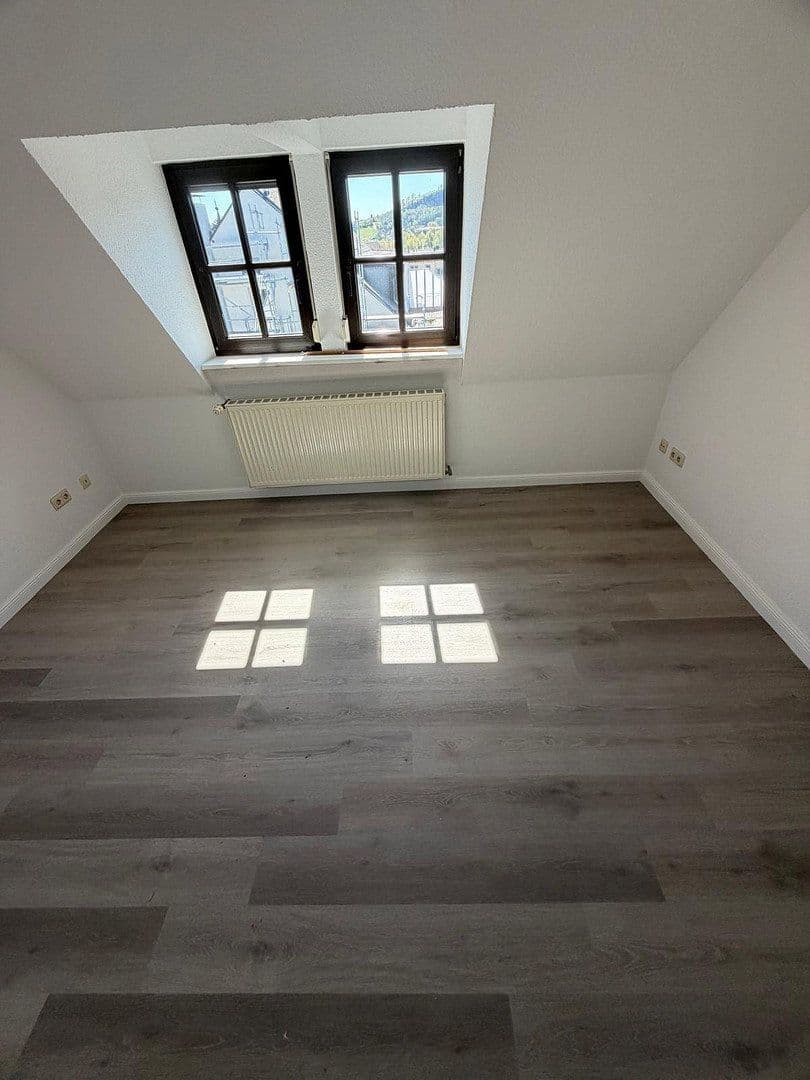 Prenájom bytu 3-izbový 128 m², Schmidtstraße 12, Rüdesheim am Rhein, Hesensko Prenájom bytu 3-izbový 128 m², Schmidtstraße 12, Rüdesheim am Rhein, Hesensko