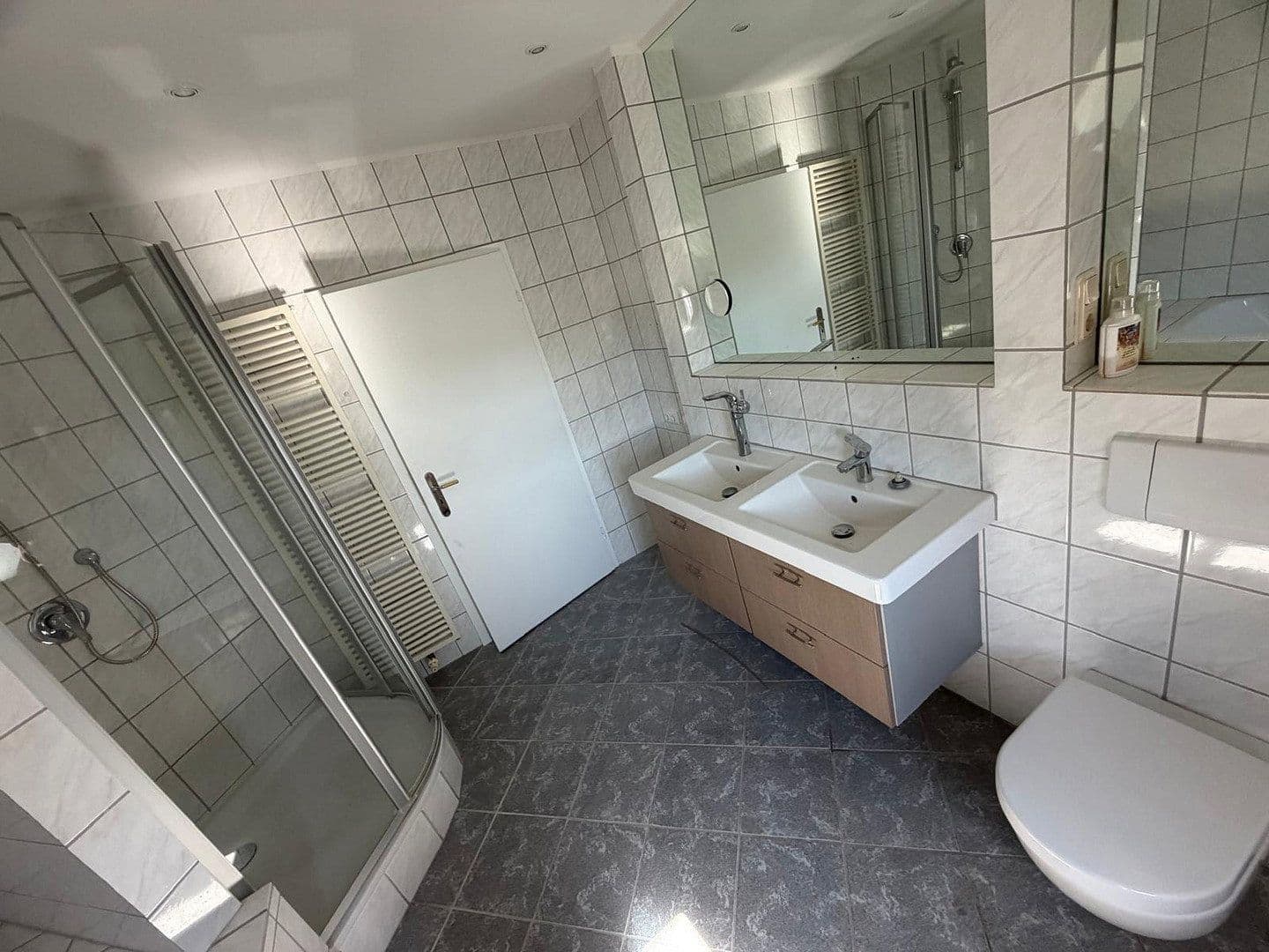 Prenájom bytu 3-izbový 128 m², Schmidtstraße 12, Rüdesheim am Rhein, Hesensko Prenájom bytu 3-izbový 128 m², Schmidtstraße 12, Rüdesheim am Rhein, Hesensko