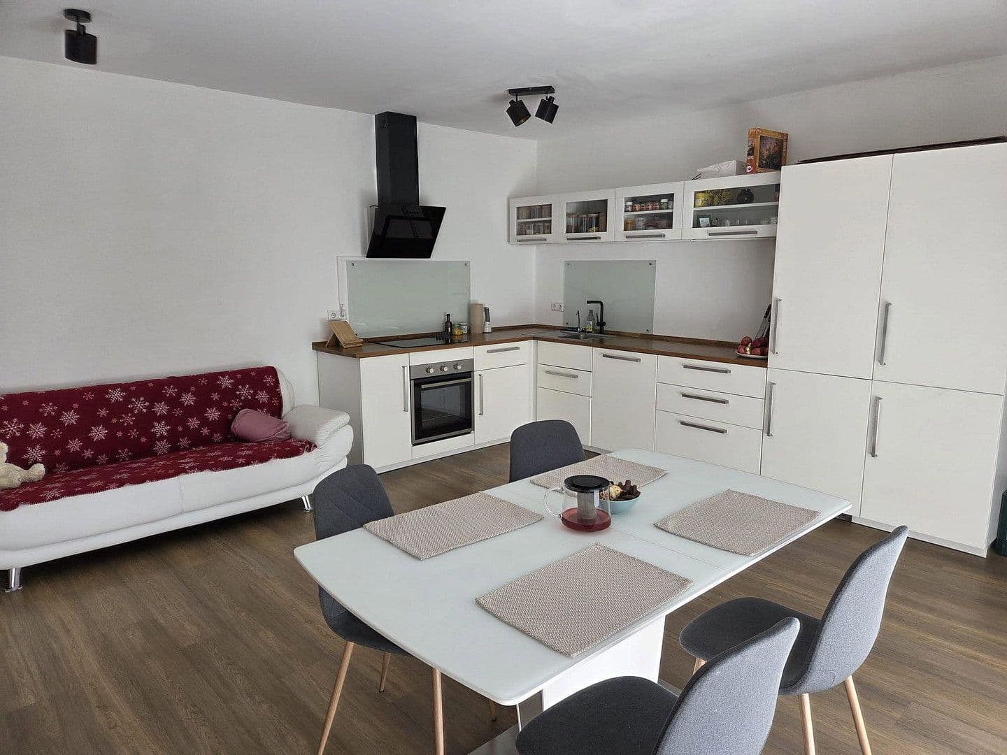 Prenájom bytu 3-izbový 83 m², Ulrichstr. 10, Abensberg, Bavorsko Prenájom bytu 3-izbový 83 m², Ulrichstr. 10, Abensberg, Bavorsko