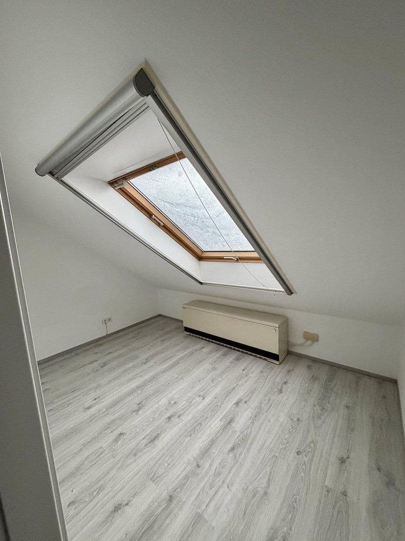 Prenájom bytu 5-izbový 85 m², Am Brögel 4, Wuppertal, Severné Porýnie - Westfálsko Prenájom bytu 5-izbový 85 m², Am Brögel 4, Wuppertal, Severné Porýnie - Westfálsko