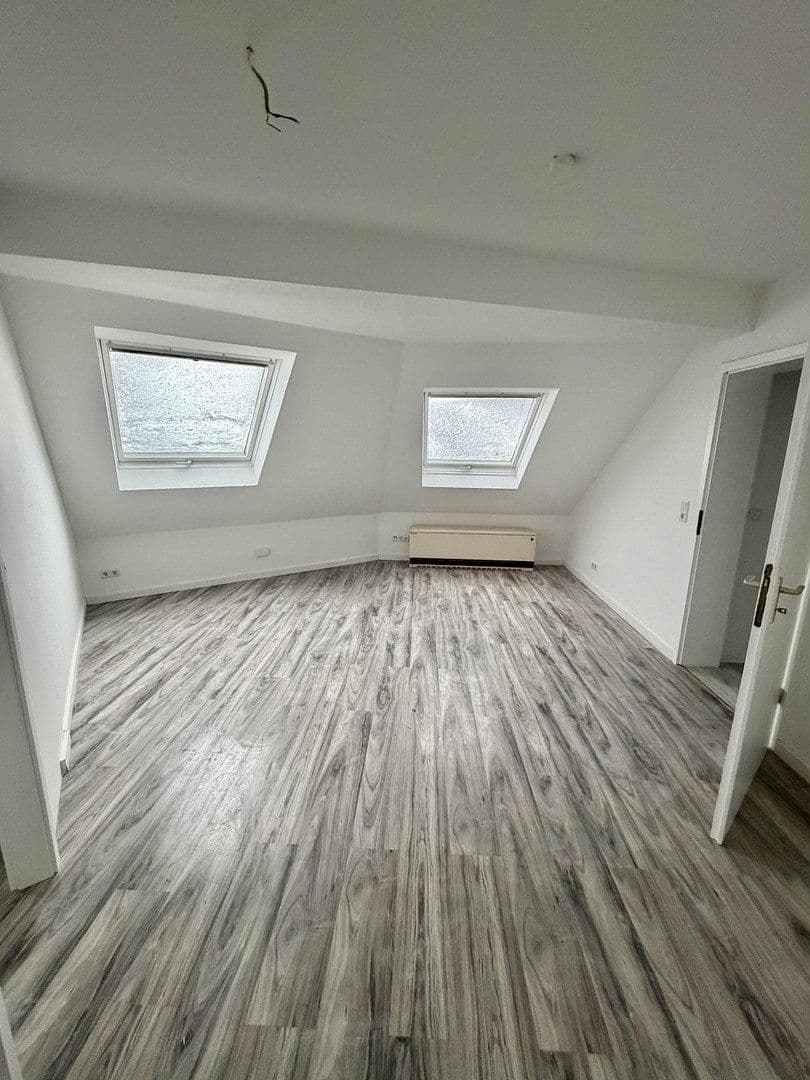 Prenájom bytu 5-izbový 85 m², Am Brögel 4, Wuppertal, Severné Porýnie - Westfálsko Prenájom bytu 5-izbový 85 m², Am Brögel 4, Wuppertal, Severné Porýnie - Westfálsko