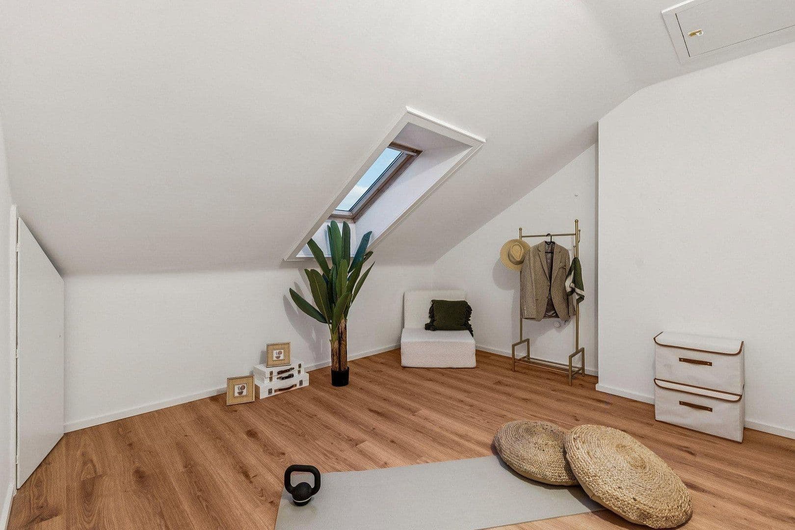 Predaj domu 136 m², pozemek 260 m², Im Brünfeld 3E, Seelze, Dolné Sasko Predaj domu 136 m², pozemek 260 m², Im Brünfeld 3E, Seelze, Dolné Sasko