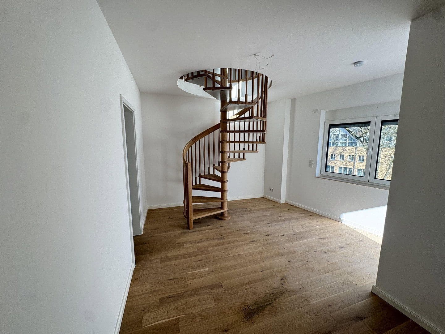 Predaj bytu 3-izbový 143 m², Kanalstraße 1a, Berlin, Berlín Predaj bytu 3-izbový 143 m², Kanalstraße 1a, Berlin, Berlín