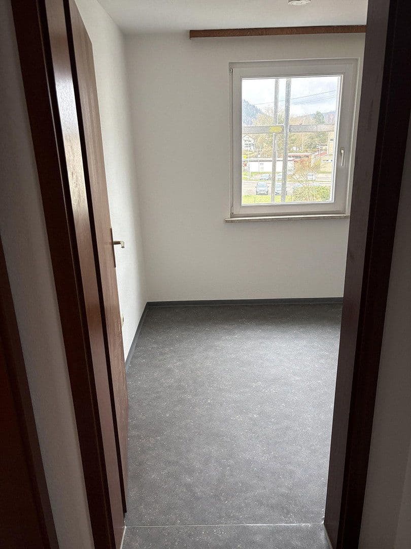 Prenájom bytu 2-izbový 48 m², Alte Höfener Straße 46, Bad Wildbad, Bádensko-Wurttembersko Prenájom bytu 2-izbový 48 m², Alte Höfener Straße 46, Bad Wildbad, Bádensko-Wurttembersko