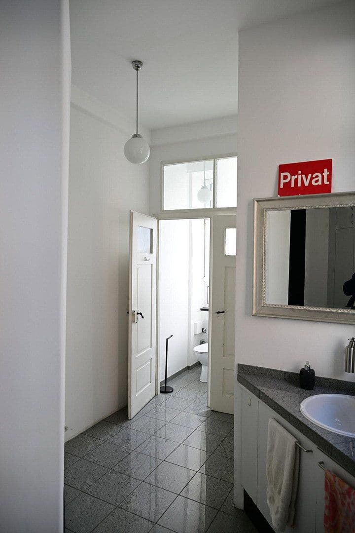 Prenájom kancelárie 282 m², Stuttgart, Bádensko-Wurttembersko Prenájom kancelárie 282 m², Stuttgart, Bádensko-Wurttembersko