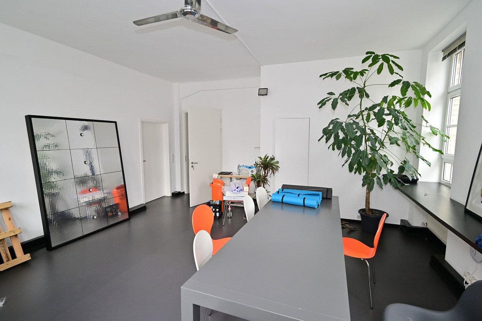 Prenájom kancelárie 282 m², Stuttgart, Bádensko-Wurttembersko Prenájom kancelárie 282 m², Stuttgart, Bádensko-Wurttembersko