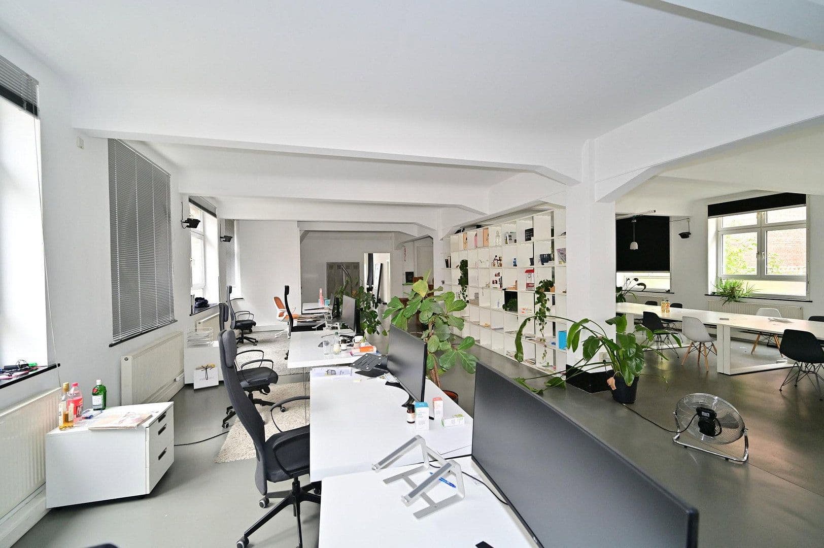 Prenájom kancelárie 282 m², Stuttgart, Bádensko-Wurttembersko Prenájom kancelárie 282 m², Stuttgart, Bádensko-Wurttembersko