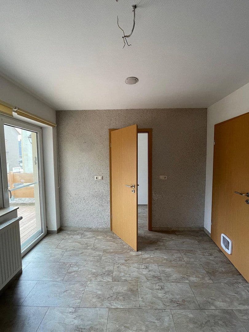 Prenájom bytu 3-izbový 115 m², Döbeln, Sasko Prenájom bytu 3-izbový 115 m², Döbeln, Sasko