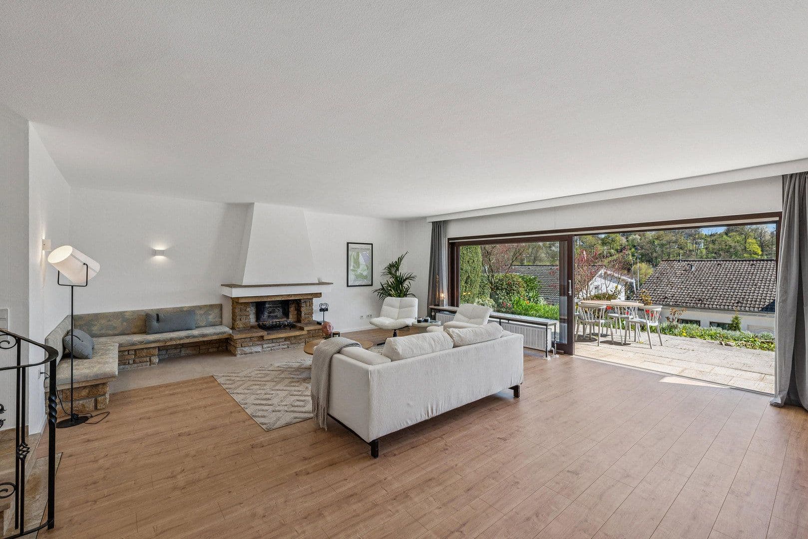 Predaj domu 177 m², pozemek 364 m², Bad Soden am Taunus, Hesensko Predaj domu 177 m², pozemek 364 m², Bad Soden am Taunus, Hesensko