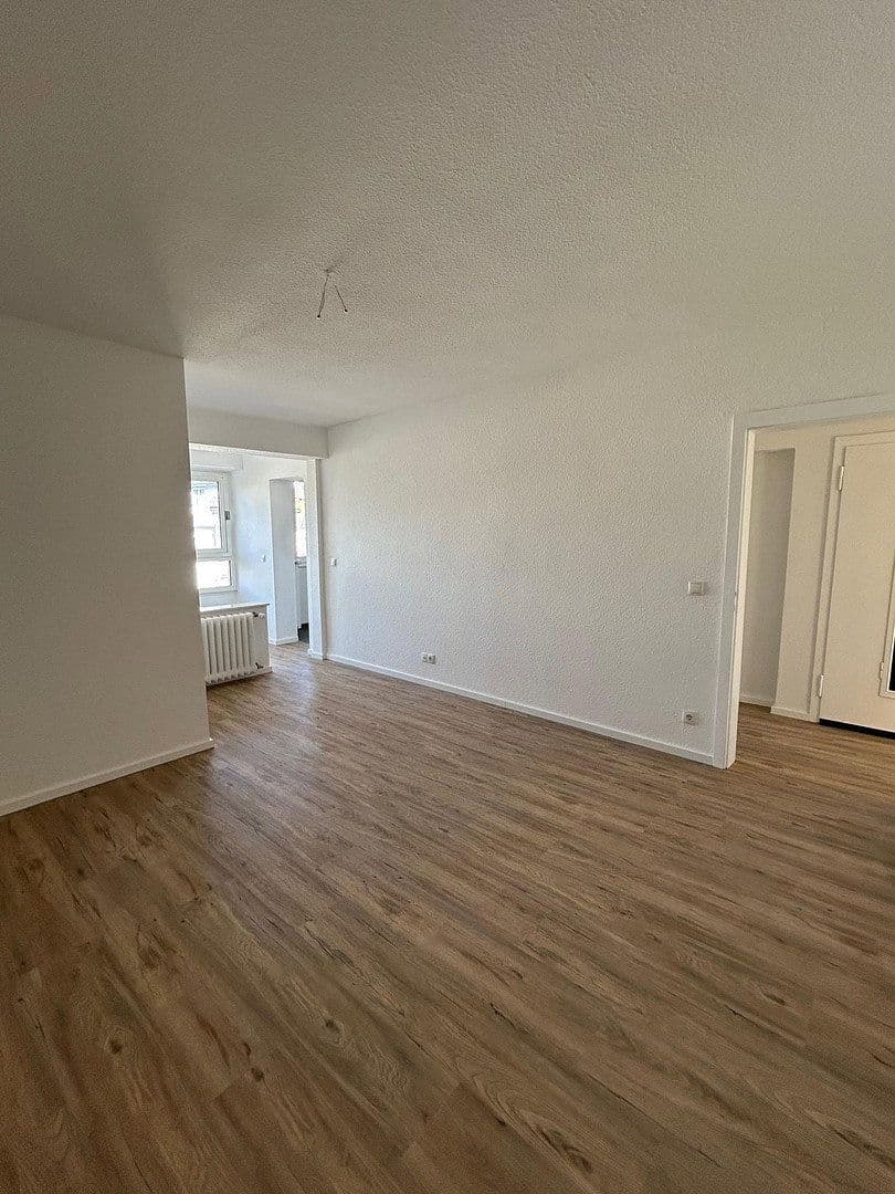 Prenájom bytu 3-izbový 65 m², Bonn, Severné Porýnie - Westfálsko Prenájom bytu 3-izbový 65 m², Bonn, Severné Porýnie - Westfálsko