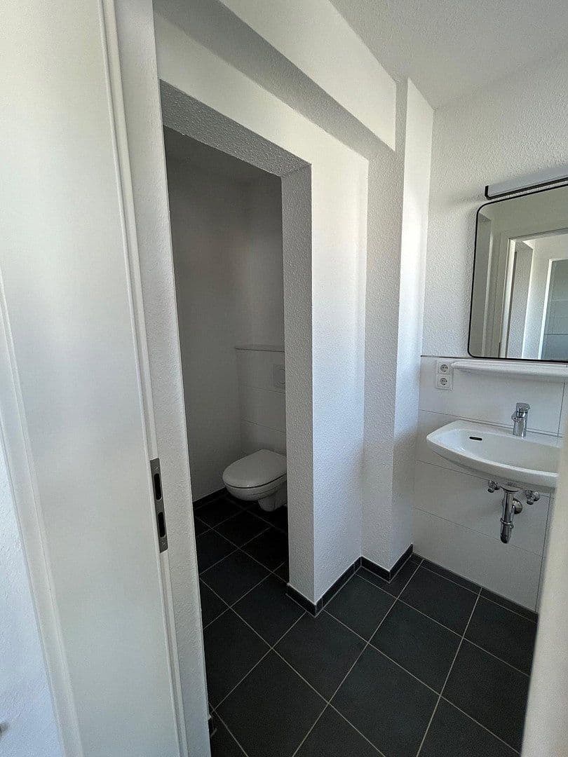 Prenájom bytu 3-izbový 65 m², Bonn, Severné Porýnie - Westfálsko Prenájom bytu 3-izbový 65 m², Bonn, Severné Porýnie - Westfálsko