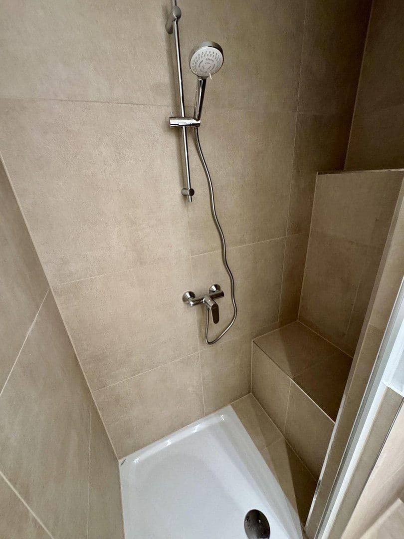 Predaj bytu 3-izbový 77 m², Köln, Severné Porýnie - Westfálsko Predaj bytu 3-izbový 77 m², Köln, Severné Porýnie - Westfálsko