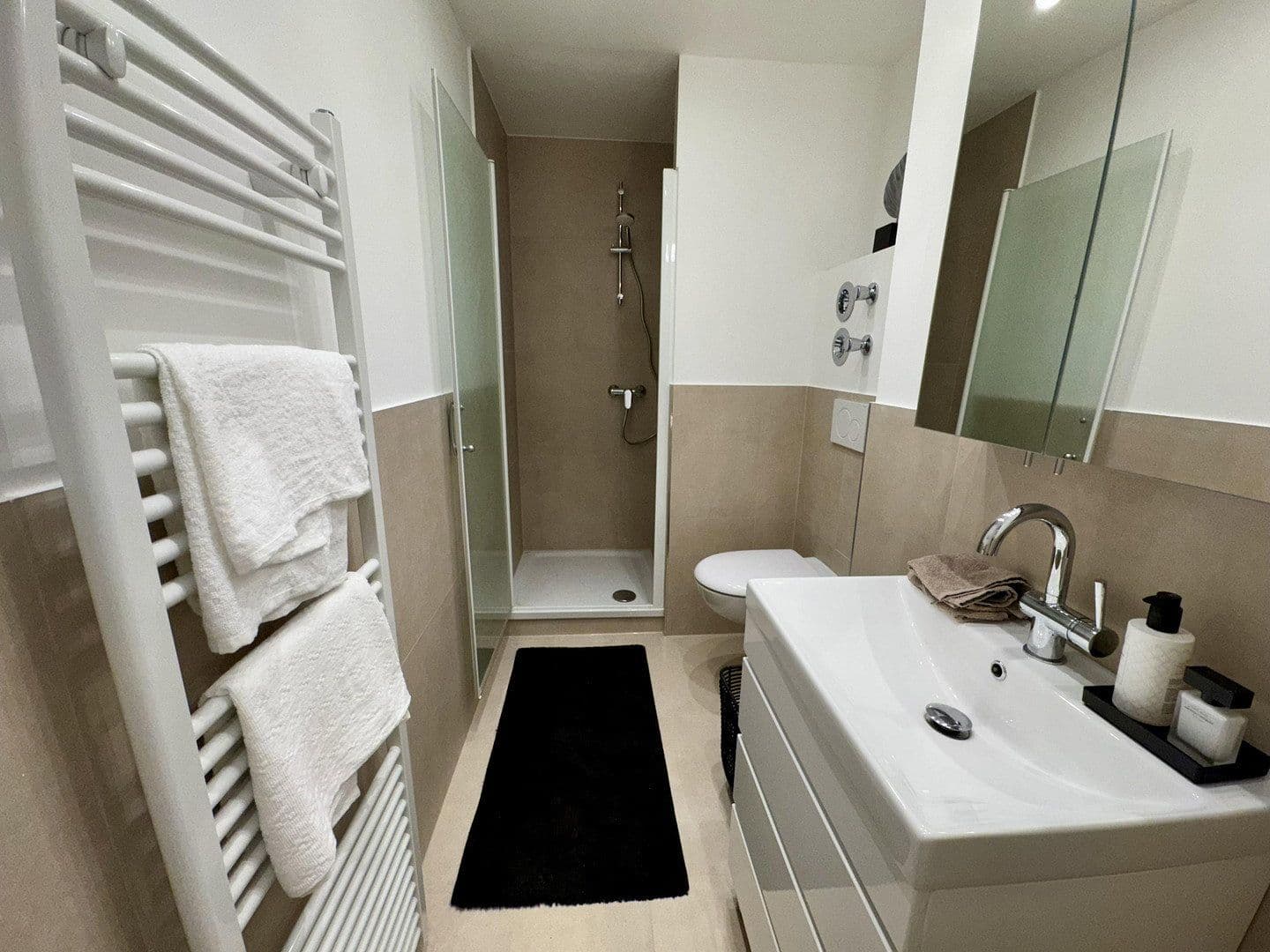 Predaj bytu 3-izbový 77 m², Köln, Severné Porýnie - Westfálsko Predaj bytu 3-izbový 77 m², Köln, Severné Porýnie - Westfálsko