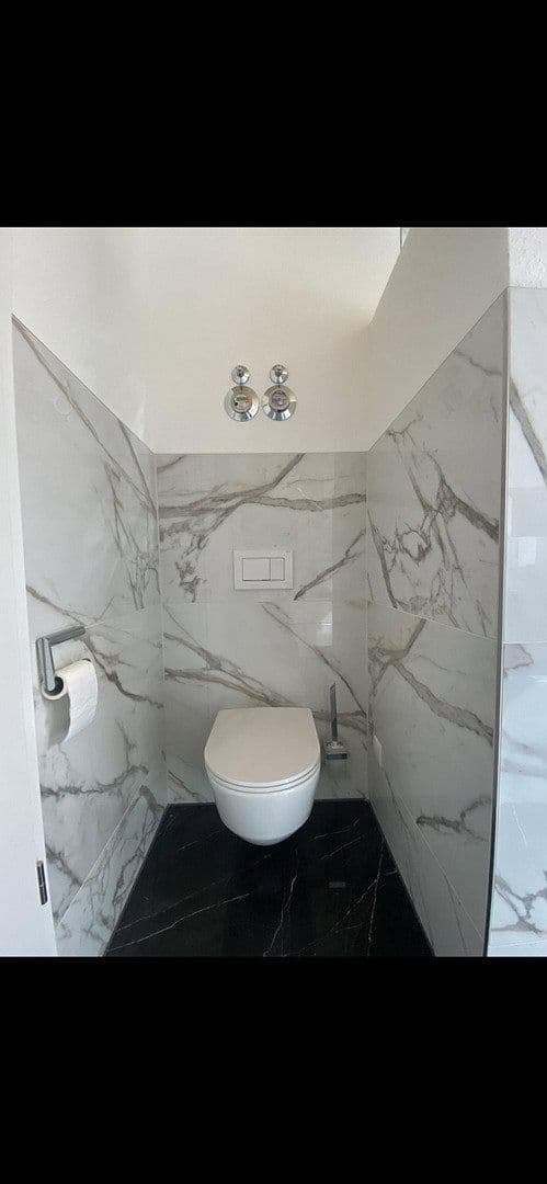 Prenájom bytu 3-izbový 95 m², Backnang, Bádensko-Wurttembersko Prenájom bytu 3-izbový 95 m², Backnang, Bádensko-Wurttembersko