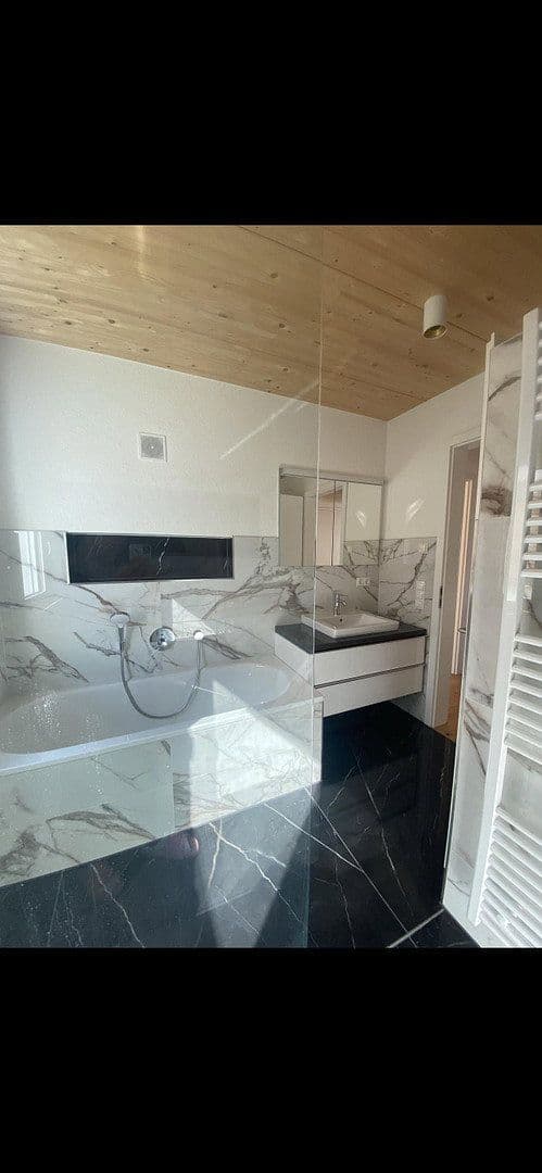 Prenájom bytu 3-izbový 95 m², Backnang, Bádensko-Wurttembersko Prenájom bytu 3-izbový 95 m², Backnang, Bádensko-Wurttembersko