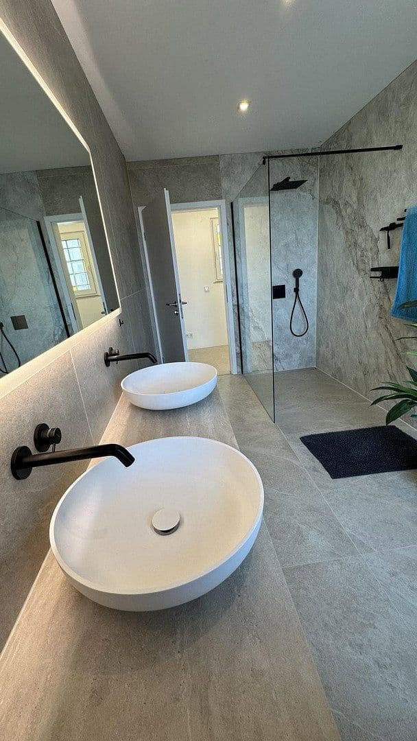 Predaj domu 437 m², pozemek 1.724 m², Hemer, Severné Porýnie - Westfálsko Predaj domu 437 m², pozemek 1.724 m², Hemer, Severné Porýnie - Westfálsko