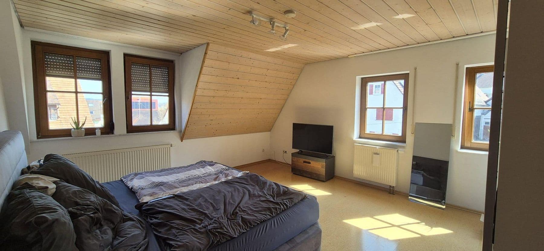 Prenájom domu 160 m², pozemek 326 m², Rottenburg am Neckar, Bádensko-Wurttembersko Prenájom domu 160 m², pozemek 326 m², Rottenburg am Neckar, Bádensko-Wurttembersko