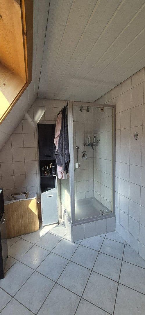 Prenájom domu 160 m², pozemek 326 m², Rottenburg am Neckar, Bádensko-Wurttembersko Prenájom domu 160 m², pozemek 326 m², Rottenburg am Neckar, Bádensko-Wurttembersko