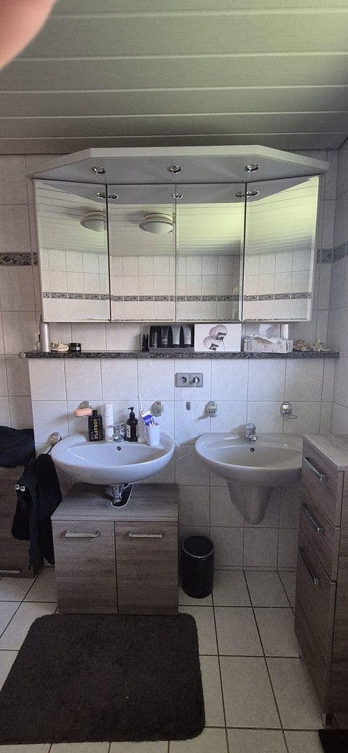 Prenájom domu 160 m², pozemek 326 m², Rottenburg am Neckar, Bádensko-Wurttembersko Prenájom domu 160 m², pozemek 326 m², Rottenburg am Neckar, Bádensko-Wurttembersko