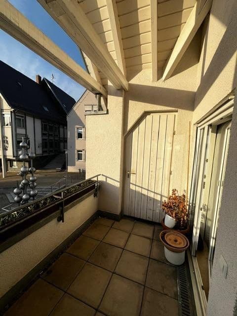 Prenájom bytu 4-izbový 121 m², Marktplatz 12, Schwaikheim, Bádensko-Wurttembersko Prenájom bytu 4-izbový 121 m², Marktplatz 12, Schwaikheim, Bádensko-Wurttembersko